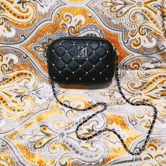 NWT-LAST ONE!-Badgley Mischka Quilted Black Camera Bag - Picture 3 of 8